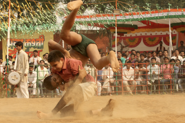 My Family Cinema: “Dangal!” Análise do enredo de “pai” e pensamentos de revisão