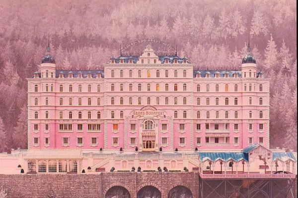 Além da estética, o que mais podemos assistir em “The Grand Budapest Hotel”?